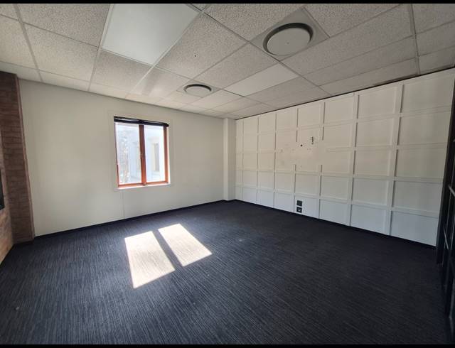 1,626M² OFFICE TO LET IN SANDTON CENTRAL